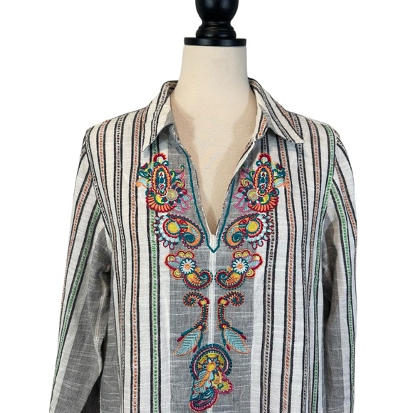 Soft Surroundings Boho Tunic Gray White Stripe Embroidered Floral V-Neck, Size M - Picture 3 of 13